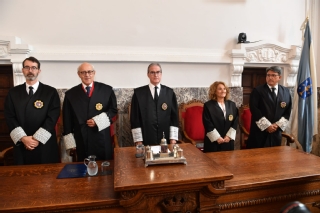 Miembros de la mesa presidencial
